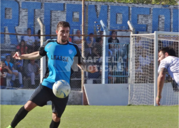 Drama en la cancha: un jugador de Argentino de Humberto sufrió fractura de cráneo