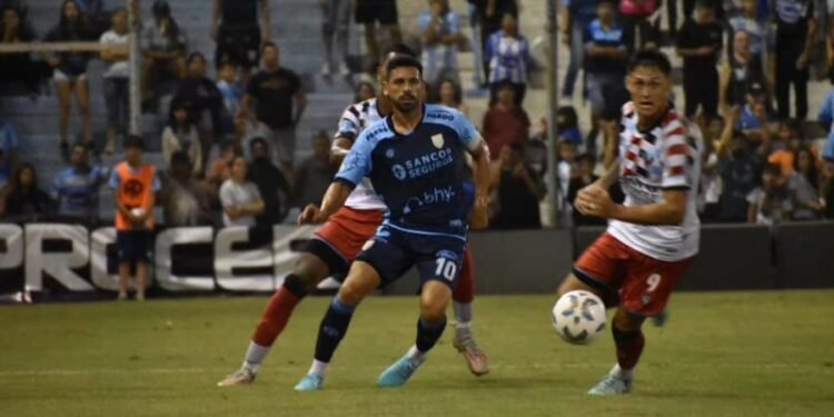 Sin poder de fuego, Atlético volvió a penar en Alberdi