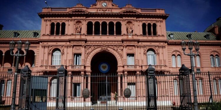 Milei suspendió la reunión de Gabinete a horas de que el Senado trate el DNU