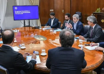 Caputo se reunió con supermercadistas con la mira en el fin de las promociones