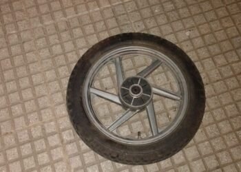 El Centro de Monitoreo lo captó robando un neumático y fue aprehendido