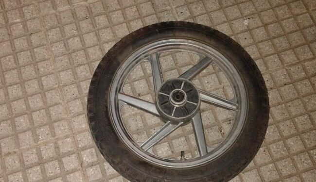 El Centro de Monitoreo lo captó robando un neumático y fue aprehendido