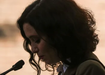 España Acusan de fraude a la pareja de la presidenta de la Comunidad de Madrid