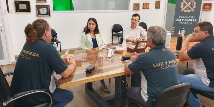 El Municipio afianza su vínculo con Luz y Fuerza para brindar capacitaciones en empleo joven