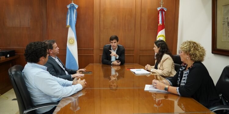 Provincia y municipio desarrollan programas para fortalecer el comercio local