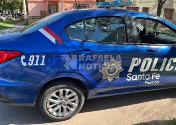 Murió un motociclista al embestir un camión