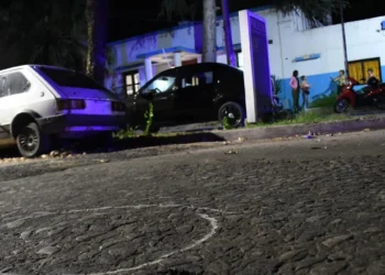 Siguen los ataques: balearon el frente de la comisaría 15° en Rosario