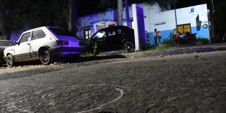 Siguen los ataques: balearon el frente de la comisaría 15° en Rosario