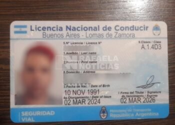 Viajaba con una licencia falsa: “me la hicieron en Facebook”