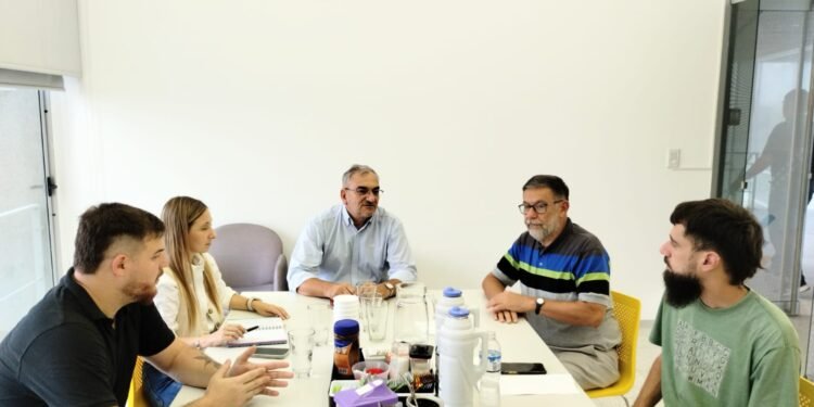 Calvo se reunió con el rector de la UNRaf