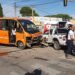 Fuerte accidente entre un minibus y una camioneta