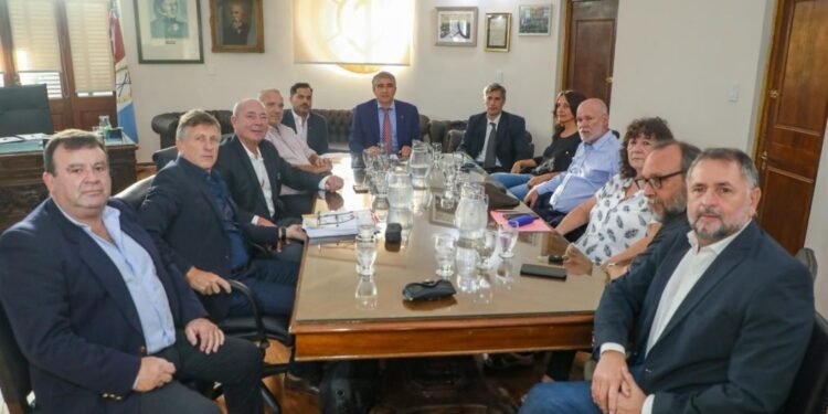 Paritaria: “El Gobierno está haciendo un esfuerzo enorme y presenta la mejor oferta posible”