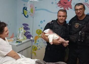 Villa Constitución: policías del Comando Radioeléctrico asistieron al parto de una mujer