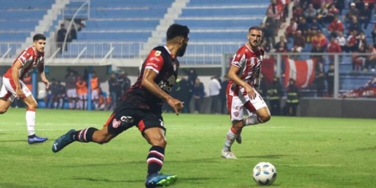 Talleres (RE) le ganó a Instituto por Copa Argentina en el Nuevo Monumental