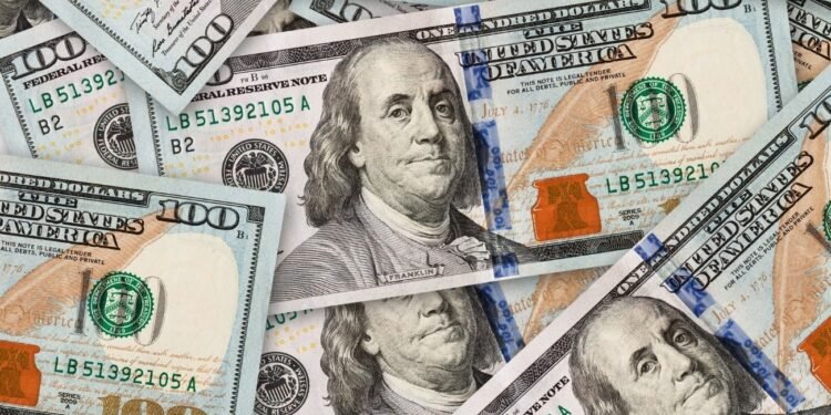 A cuánto opera el dólar este jueves 25 de abril: la información, minuto a minuto