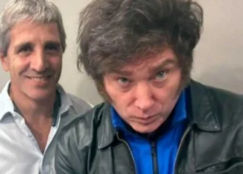 Un bot de X habría engañado a Milei y Caputo con precios falsos de supermercados