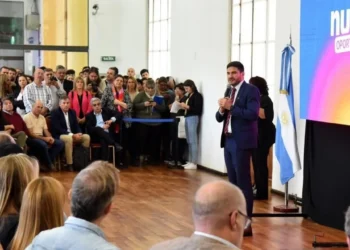 En Rosario Pullaro relanzó el programa Nueva Oportunidad