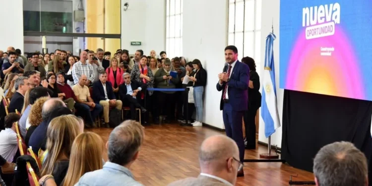 En Rosario Pullaro relanzó el programa Nueva Oportunidad