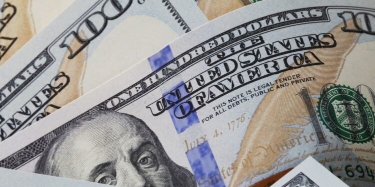 A cuánto opera el dólar este jueves 11 de abril: la información, minuto a minuto