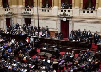 Ley Ómnibus: el oficialismo trabaja para sesionar el 24 o 25 de abril en Diputados
