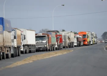 La síntesis del día La amenaza de un paro de camioneros abre el frente del conflicto por los salarios