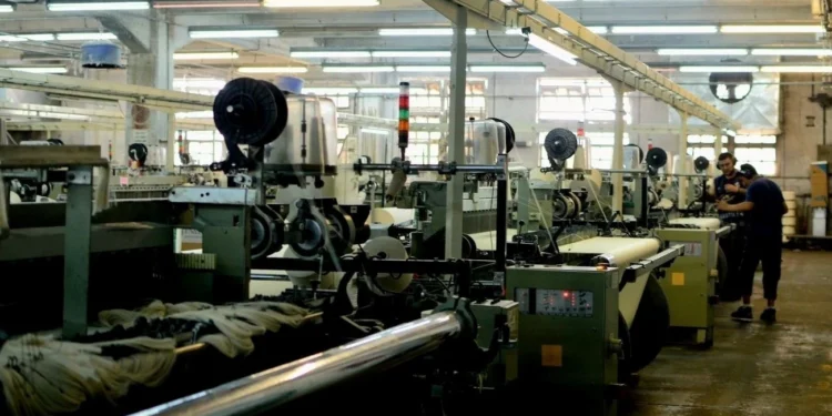 Por primera vez en 20 años de mediciones La paradoja de empresas que producen menos y confían más