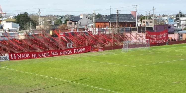 El ascenso de luto: falleció un jugador de Cambaceres