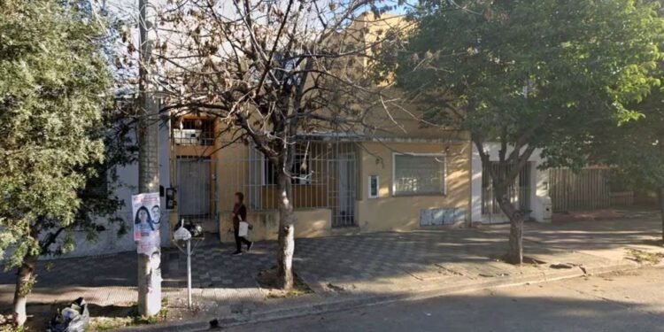 Hallaron el cadáver de un hombre dentro de un freezer en Córdoba