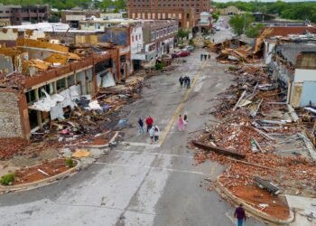 Cuatro personas murieron tras el paso brutal de tornados en Oklahoma