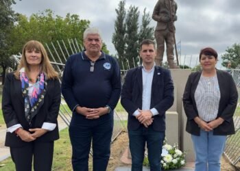 Rafaela rindió homenaje a los veteranos y caídos en la Guerra de Malvinas