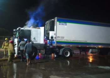 Violencia en Rosario: prendieron fuego un camión frigorífico