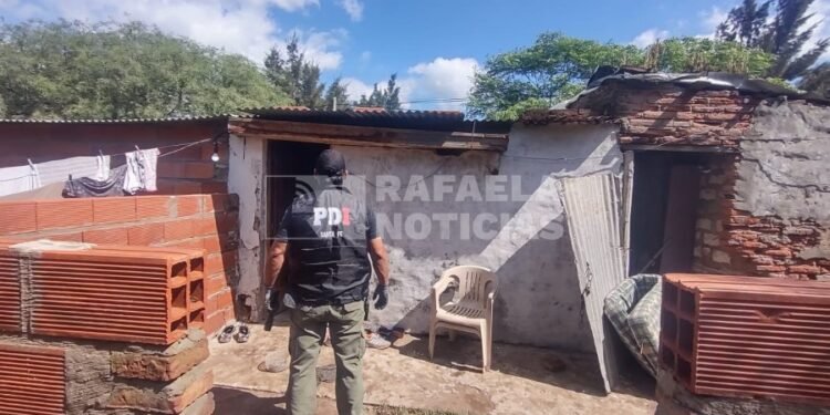 Cuádruple allanamiento para detener a tres hombres por robo y tentativa de homicidio