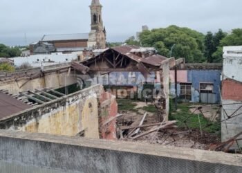 Se veía venir: colapsó parte del techo de los exGrandes Almacenes Ripamonti