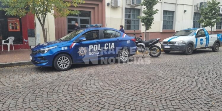 Dos motochorras atacaron a una mujer en pleno centro