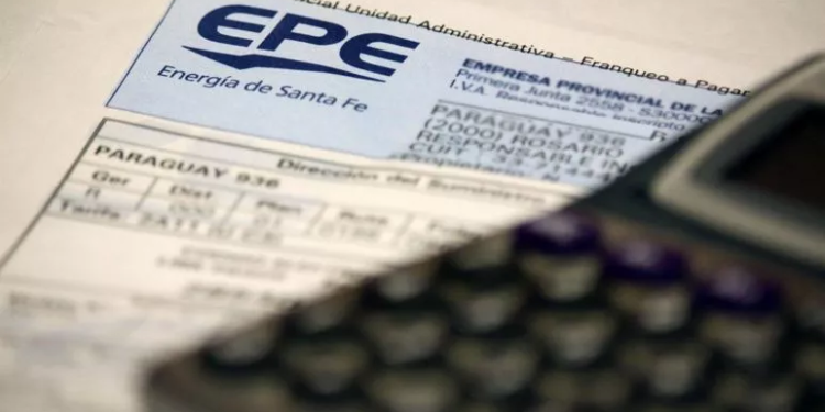 Almaceneros rosarinos piden pagar la energía eléctrica en seis cuotas