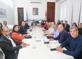 Provincia hizo una nueva oferta salarial a los maestros: ¿corta la bocha?