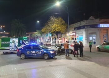 Un motociclista sufrió lesiones tras un fuerte accidente en el centro de Rafaela
