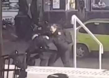 Dos policías de Santa Fe terminaron a las trompadas por el amor de otra agente