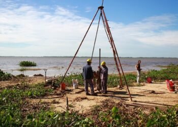 Acuerdo entre Enerfe y la UTE a cargo de los trabajos El gobierno de la provincia garantiza la continuidad de obras para concretar el Gasoducto Gran Santa Fe