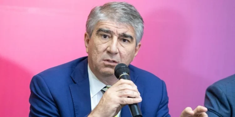 Paritarias Fabián Bastia: «Con la oferta del Gobierno, los empleados estatales tendrían a mayo aumentos de hasta 69 %»