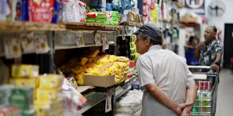 La inflación baja a un dígito pero el consumo retrocedió 20,4% durante abril en el país