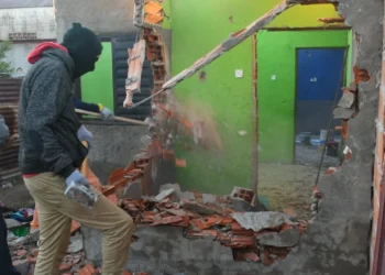 Hoy fueron los primeros tres en la ciudad Cococcioni adelantó que seguirán desactivando kioscos de drogas en Santa Fe