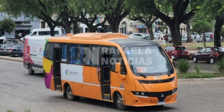 Confirman que la tarifa plana del boleto urbano de minibuses se irá a 1.200 pesos
