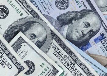 A cuánto opera el dólar este lunes 6 de mayo: la información, minuto a minuto