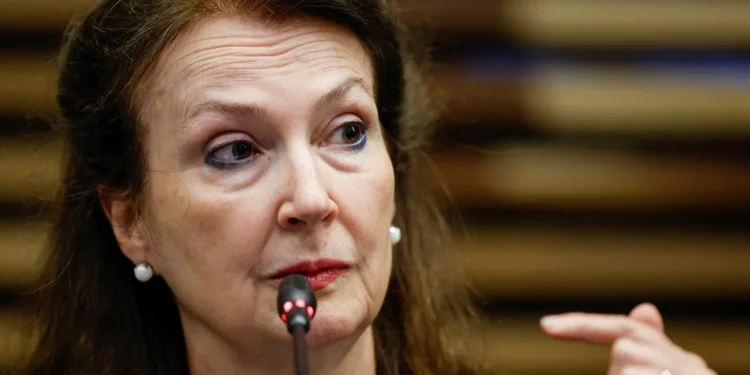 Diana Mondino explicará en el Senado la política exterior del gobierno