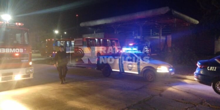Terminal de Ómnibus: Bomberos intervinieron por emanaciones de humo desde un baño