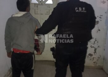 Detuvieron a un joven con 80 ladrillos en una carretilla