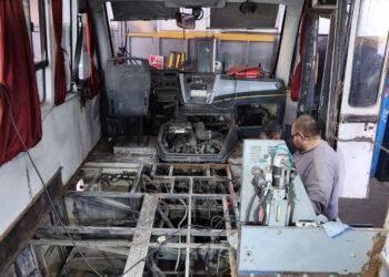 Realizan trabajos para reconstruir el parque de minibuses del transporte público