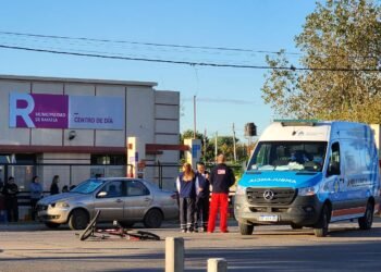 Tragedia en barrio Los Nogales: murió una ciclista tras ser embestida por un auto