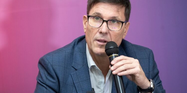 El gobierno provincial extenderá a los docentes privados el premio por Asistencia Perfecta